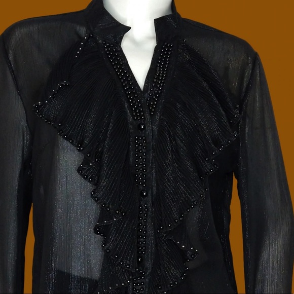 Beautiful blouse - Picture 2 of 3